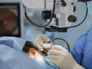 Ωτοπλαστική με χειρουργικό μικροσκόπιο